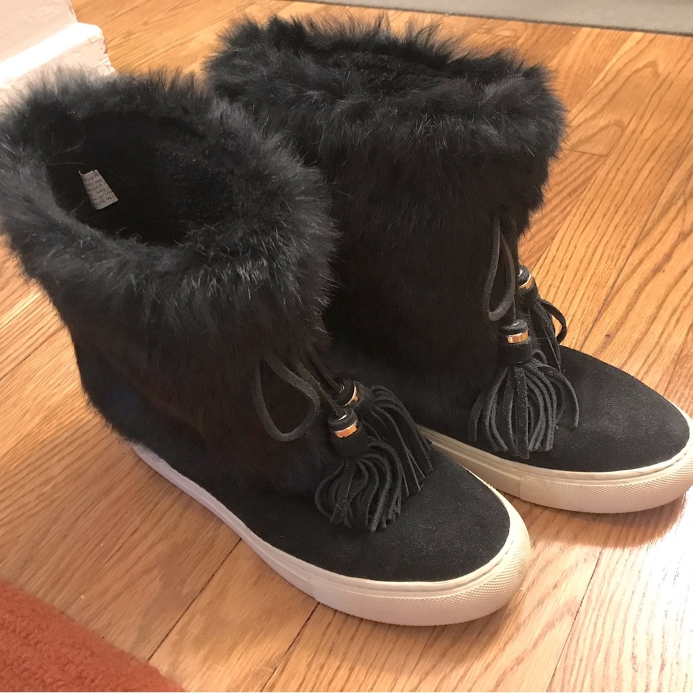 Great condition Tory Burch Angelica faux fur black tassel boots size 8